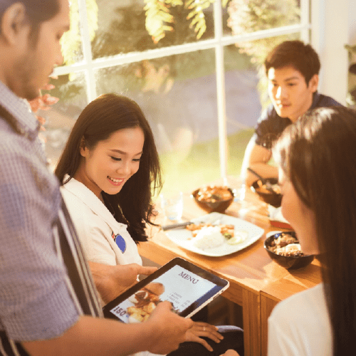 mô hình cafe order tại bàn trả tiền sau